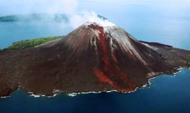 Gunung Anak Krakatau Masih Aktif, Larangan Masih Berlaku