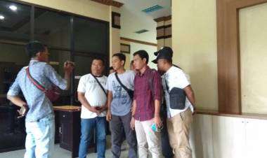 BREAKING NEWS! Meliput Mediasi PT AAS dan LSM, Para Jurnalis Diusir oleh Pol PP Sarolangun