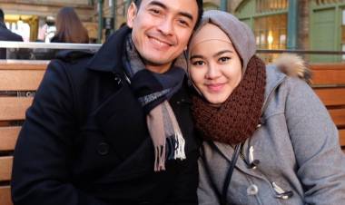 Ditinggal Zumi Zola, Status Instagram Sherin Tharia Ini Bikin Nyesek