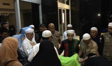 Dirawat di Malaysia, KH Arifin Ilham Bicara Soal Kematian