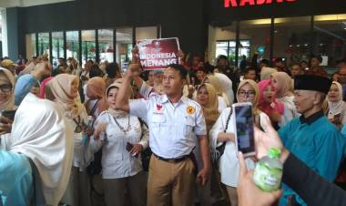 Gabungan Relawan Teriakkan Yel-yel Prabowo-Sandi