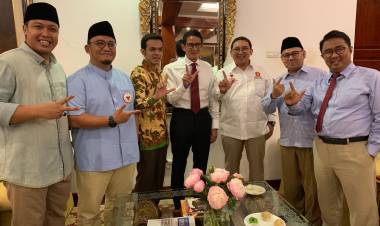 Sandiaga Buka Puasa dan Salat Maghrib Berjamaah di Kediaman Prabowo