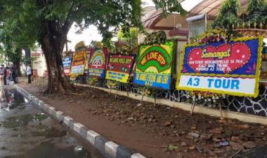 Begini Penyambutan Bebasnya Ahok, Karangan Bunga Puitis Pun Ada