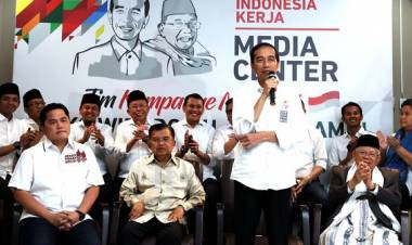 PANAS! Gara-gara Omongan Propaganda Rusia, Jokowi dan Tim Dilaporkan ke Bawaslu