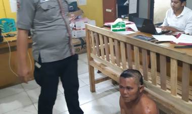 Abdullah Curi HP di Masjid untuk Modal Kencan dengan PSK