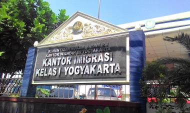 Jadi Gelandangan WNA Ini Ganggu Ketertiban Umum