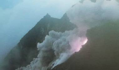 Gunung Merapi Luncurkan Awan Panas Guguran 134 Detik Jumat Sore
