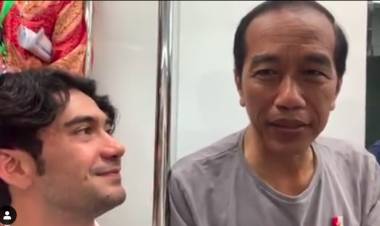 Antusiasnya Reza Rahardian Bareng Jokowi Naik MRT dan Ini Pesannya