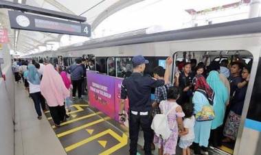 Jokowi: Jangan Sampai Mau Ditutup Pintunya Baru Masuk, bisa Kejepit Nanti!