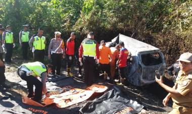 Korban Tabrakan Maut Truck VS Avanza yang Hangus Terbakar jadi Lima Orang