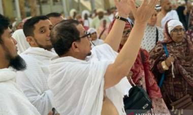 Umroh di Tanah Suci Salim Segaf Doakan Kemenangan Pks Dan Prabowo-Sandi