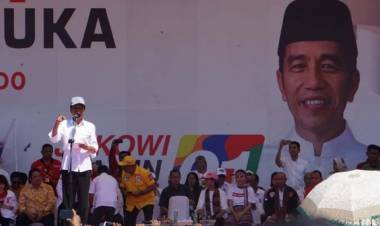 Jokowi: Nggak Apa-Apa Sini Putih Sana Putih, Berarti ke TPS Putih-Putih Semua