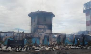 Bandara Nabire Ludes Terbakar