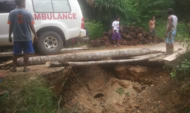 Akibat Curah Hujan Tinggi Jalan Air Hitam Sarolangun Amblas