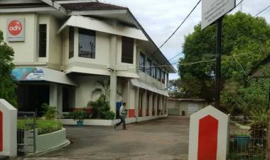 KPK Geledah Kantor Adhi Karya Makassar