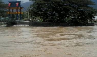 Puluhan Rumah Warga di Bantaran Sungai Palu Terendam Banjir