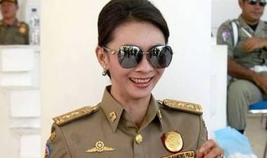 Bupati Talaud Cantik dan Modis Ini Kena OTT KPK