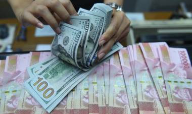 Rupiah Awal Ramadhan Melemah