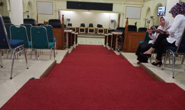 Paripurna DPRD Sarolangun Molor, Pejabat Pulang