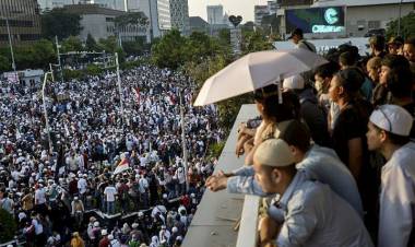 Kerusuhan Pecah di Bawaslu RI Malam Ini
