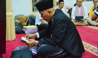 Para Pencari Lailatul Qadar di Penghujung Ramadhan