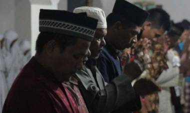 Jamaah Naqsabandiyah Sudah Takbiran Malam Ini