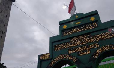 Jamaah Al Muhdlor Kapok Diliput Media Saat Shalat Id Awal