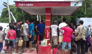 Pemudik Kesal SPBU Jalinsum Rupit Dahulukan Pembeli dengan Jeriken