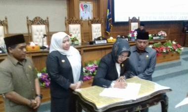 DPRD Muarojambi Setuju Ranperda Pertanggungjawaban Pelaksanaan APBD TA 2018