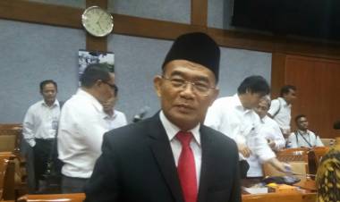 Begini Kata Mendikbud Soal Zonasi Kepada Komisi X DPR