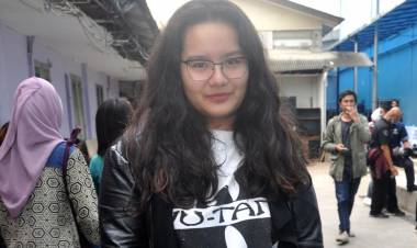 Dituding Umbar Aurat dan Mirip Tante-tante, Putri Adjie Massaid Ini Emosi