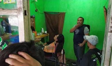 Lucu! Gengster Garut Ini Diringkus Tertidur Pulas di Tukang Cukur