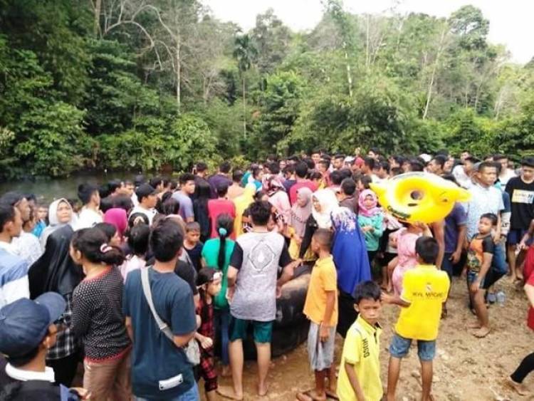 Setelah Selfie, Perempuan Ini Tewas Tenggelam di Sungai Lubuk Beringin Bungo