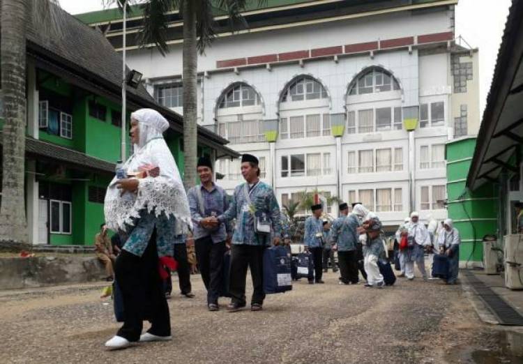 Calon Jamaah Haji Jambi Kloter 20 Mulai Masuki Embarkasi Haji Antara