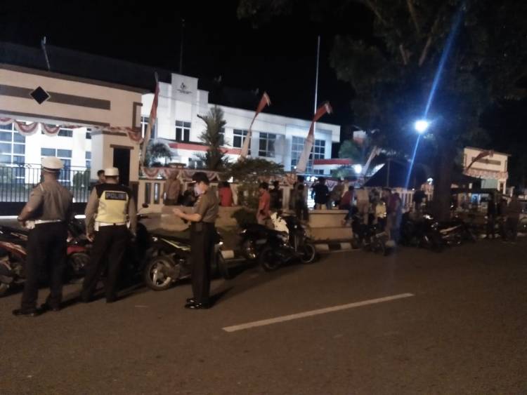 Polisi Datang, Puluhan Pembalap Liar di Kantor Gubernur Jambi Berhamburan