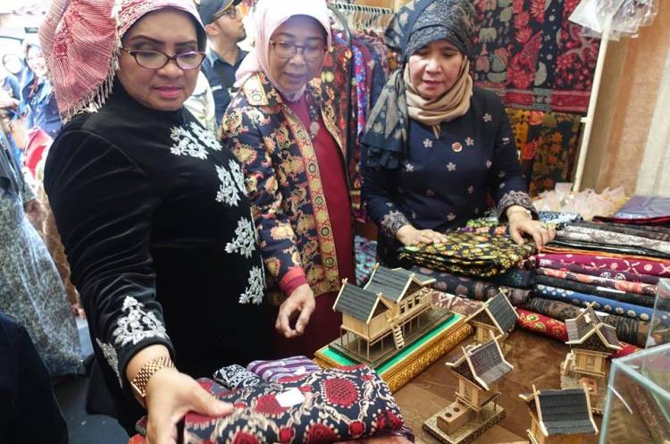 Rahima Harapkan Pameran dan Bazaar Festival Batanghari Perkuat Promosi Jambi