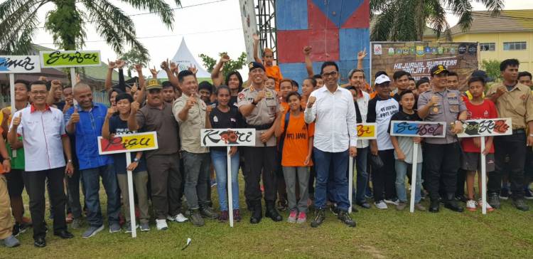 111 Atlit Panjat Tebing se Sumatera Bersaing Panjat Prestasi Raih Medali