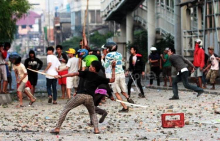 Puluhan Pemuda di Jakarta Tawuran, Dua Korban Luka Serius
