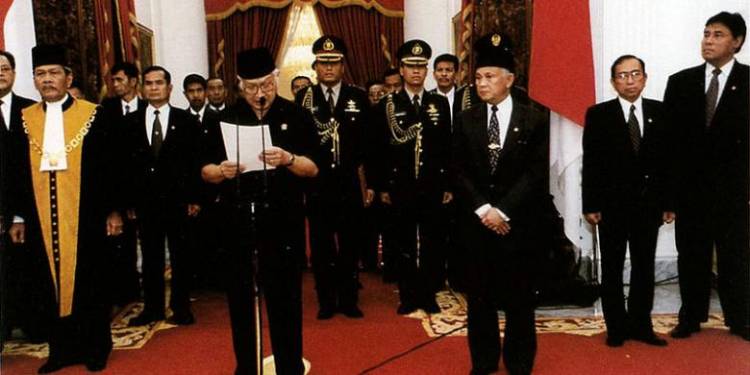 Semakin Panas! Sekjen PSI Tantang Diskusi Soeharto Simbol KKN