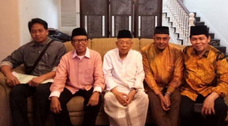 Terjatuh, Ma'ruf Amin Dikabarkan Sakit Kaki Terkilir 