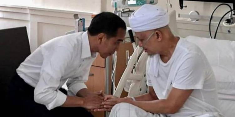 Jenguk Ustadz Arifim Ilham, Jokowi: Minta Masyarakat Doakan Beliau Sembuh Penyakitnya