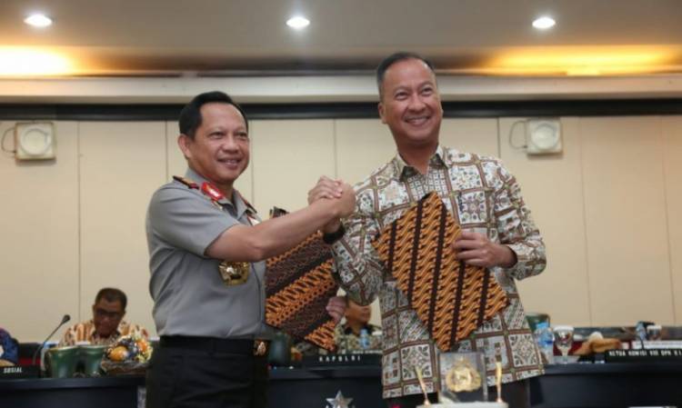 Anggarkan Rp54 Triliun, Mensos: Kerjasama Polri Pengawalan Bansos Capai 6T