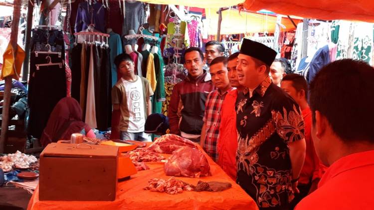Kunjungi Pasar di Kerinci, Ihsan Yunus: Harga Bahan Pokok Stabil
