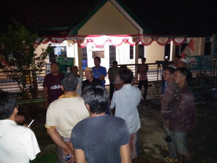 Kantor Kades Lubuk Tenam Bungo Jambi Disegel, Warga Tuntut Mundur Rio