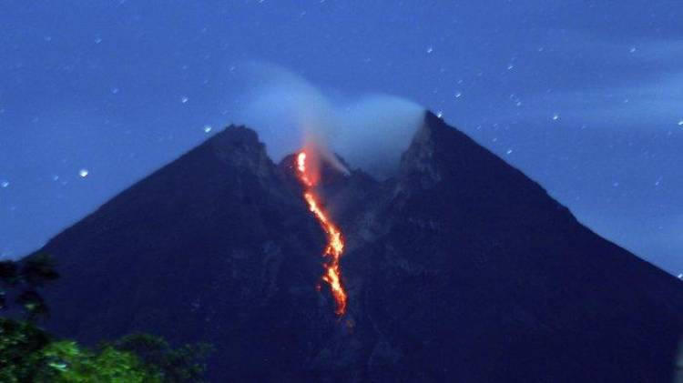 Hari Ini, Gunung Merapi Delapan Kali Keluarkan Guguran Lava