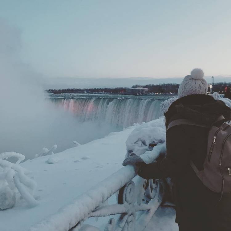 Cuaca Dingin Ekstrem, Air Terjun Niagara Membeku
