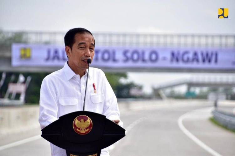 Jokowi: Pak Kita Nggak Mau Makan Jalan Tol, Ya Kalau Nggak Ngerti Ekonomi Makro