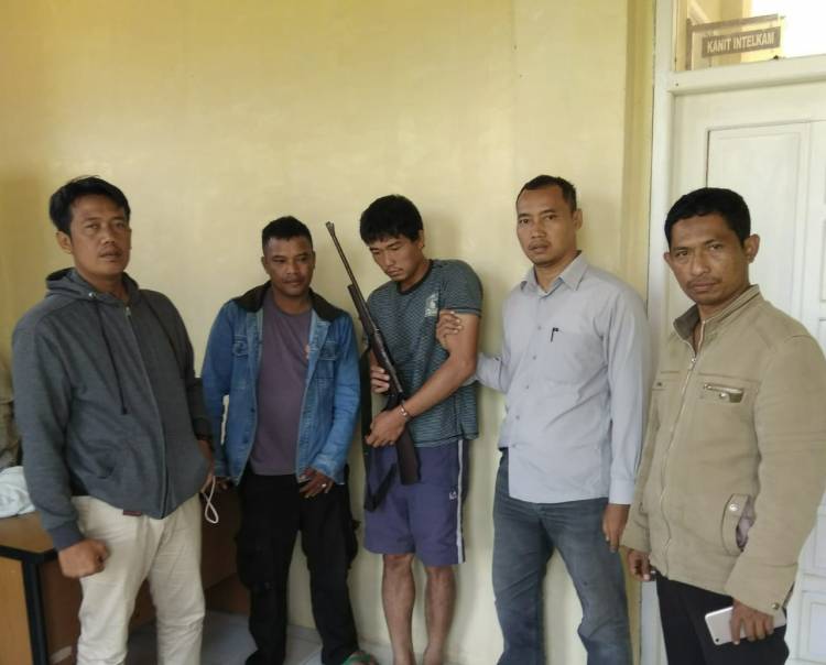 Selidiki Pencurian Polisi Malah Temukan Senpi Rakitan di Pondok Pria Jangkat Ini