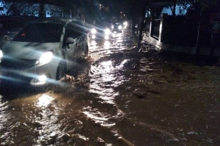 Banjir Bandang di Bandung, Tiga Orang Tewas