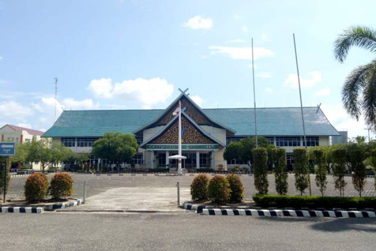 Waspada, Nama Pejabat di Dinas Dikbud Batanghari Dicatut, 15 Kepsek Dihubungi